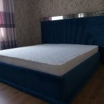Кровати под заказ в Луганске темно синяя